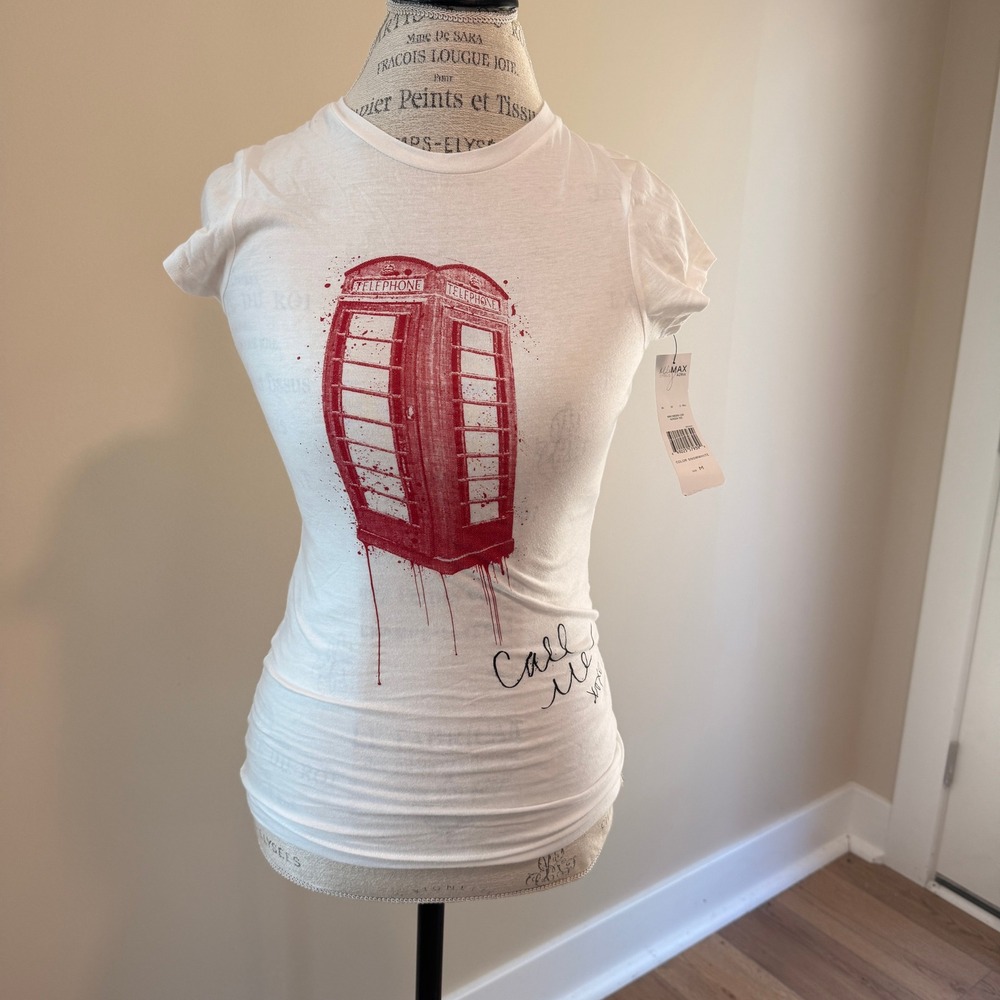 Miley Cyrus & Azria Women's White British Telephone Booth Graphic T-shirt Size M